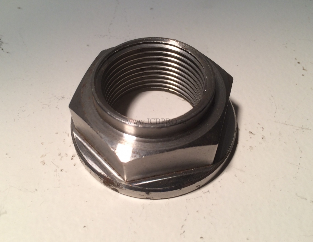 Гайка хвостовика моста М24 826/01483 / ANAC