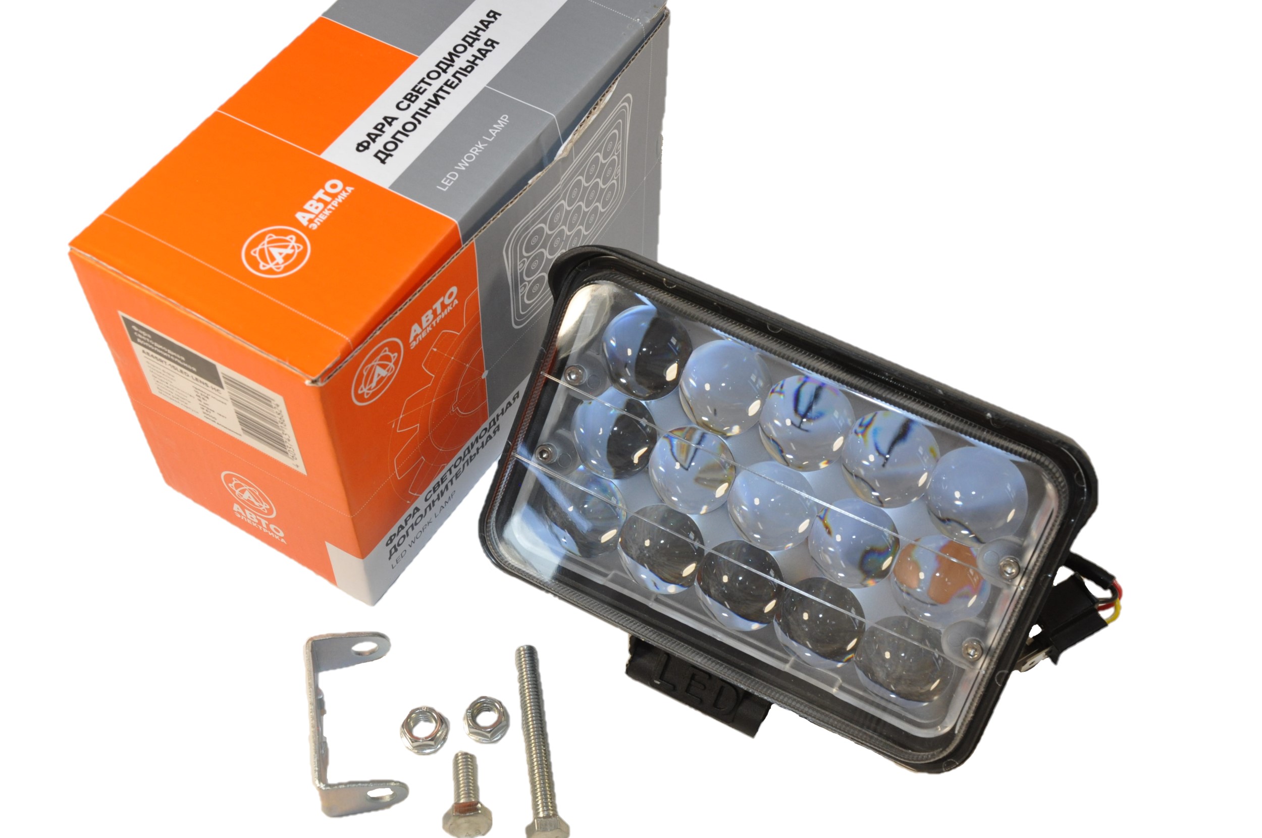 Фара светодиодная (прямоугольная) 15 диодов 12/24v (3 ряда, линз, н/с) / АВТОЭЛЕКТРИКА