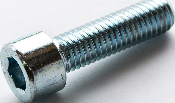 Болт под шестигранник М 6-60