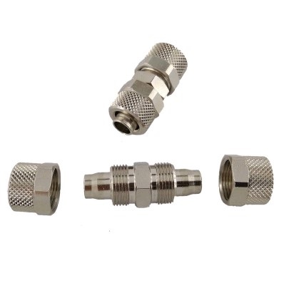 Фитинг металлический с гайками 6мм