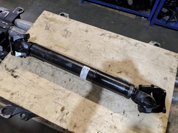 Вал карданный КАМАЗ основной (с делителем) 983мм / с/сбор