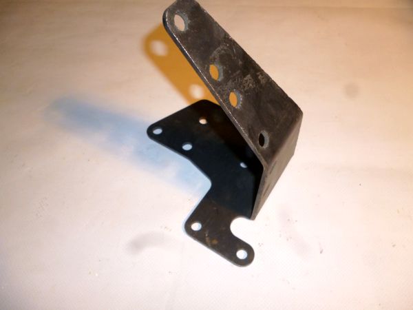 Кронштейн блока управления подъема платформы КАМАЗ