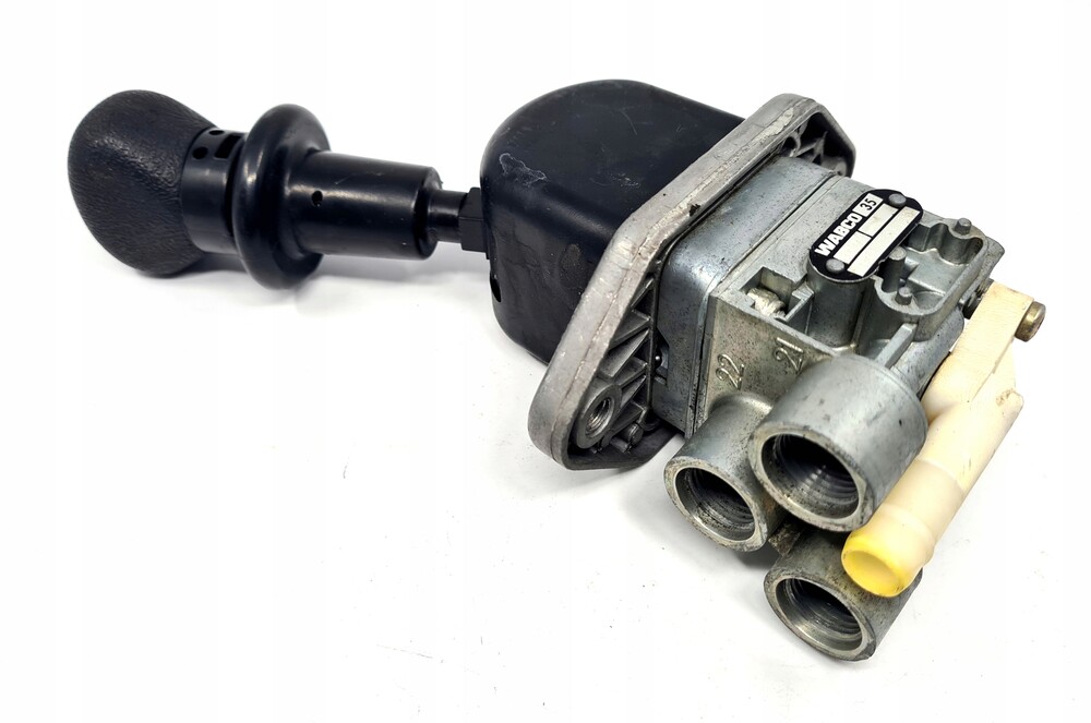 Кран ручного тормоза MAN (9617231180) / SORL