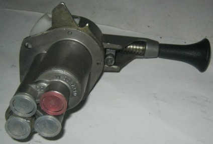 Кран ручного тормоза ЕВРО 4 вывода (ручник) / Полтава