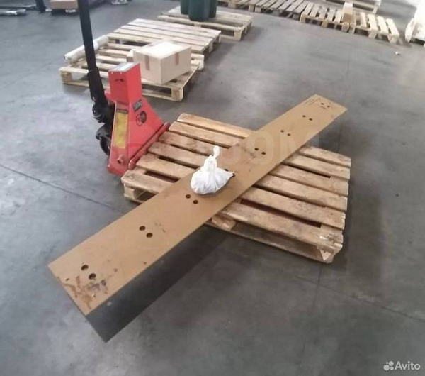 Нож ковша VOLVO BL-61 (2350-300-20) / СТ.45