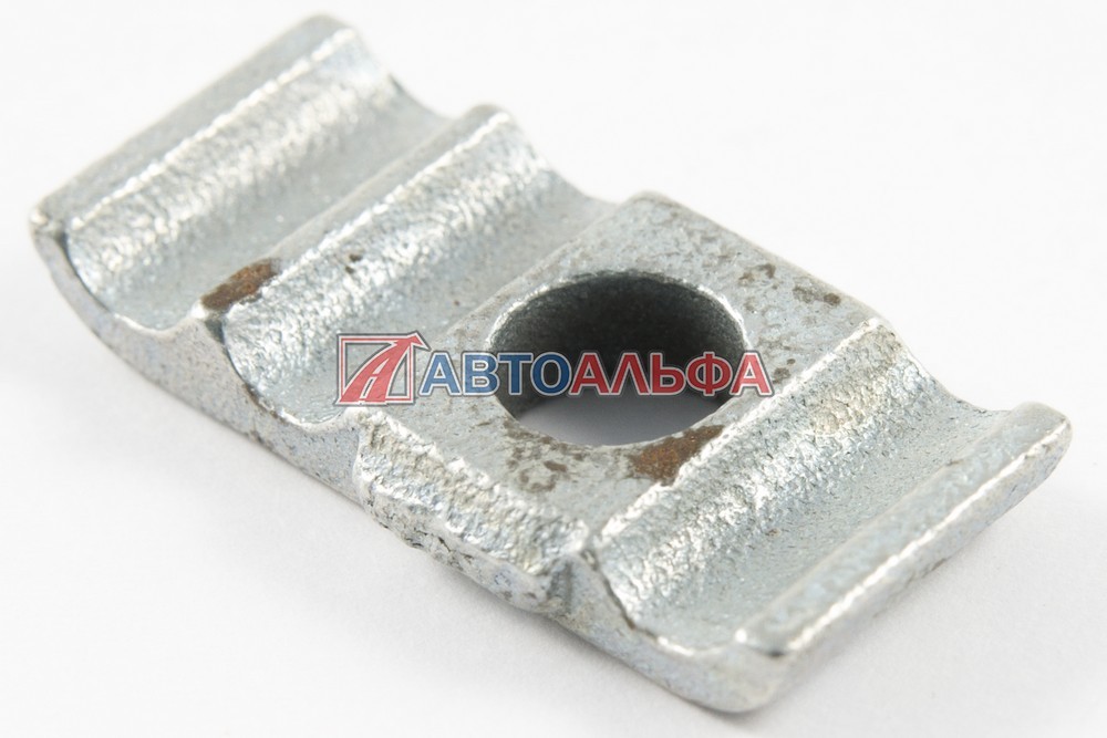 Хомут трубки делителя КАМАЗ (железный)