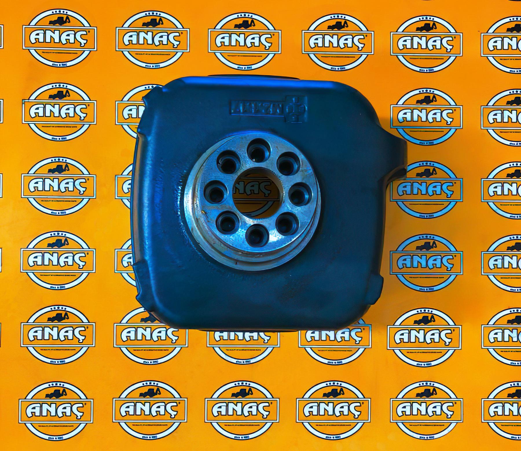 Кулак поворотный левый 3CX 458/20404 / ANAC